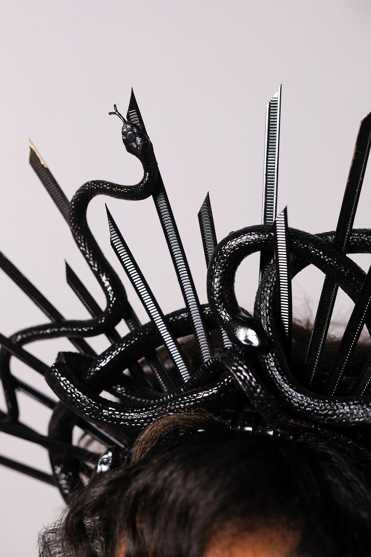 Stage accessory with snakes in black: Snakes