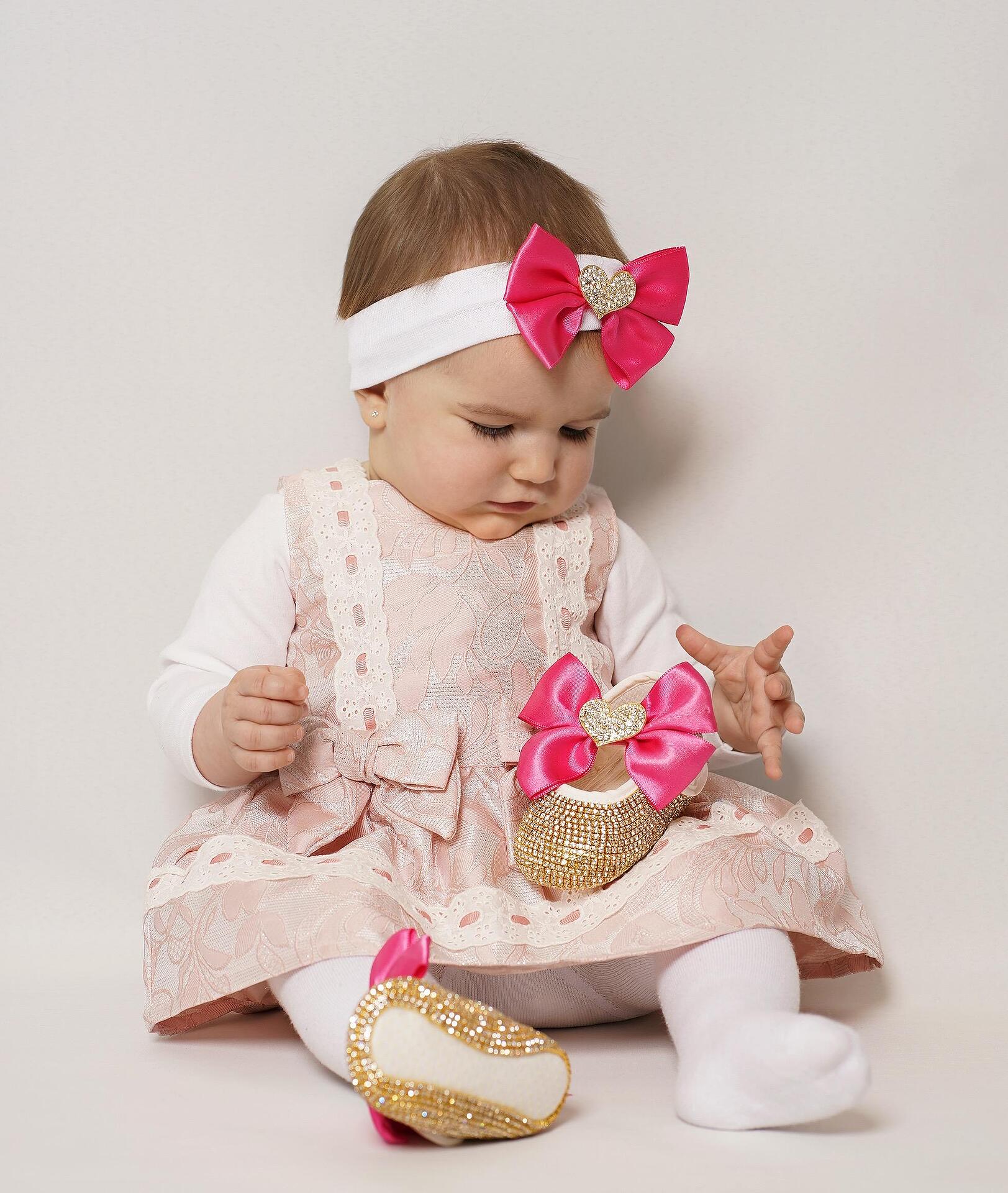 Baby shoes set with headband with ribbon in cyclamen