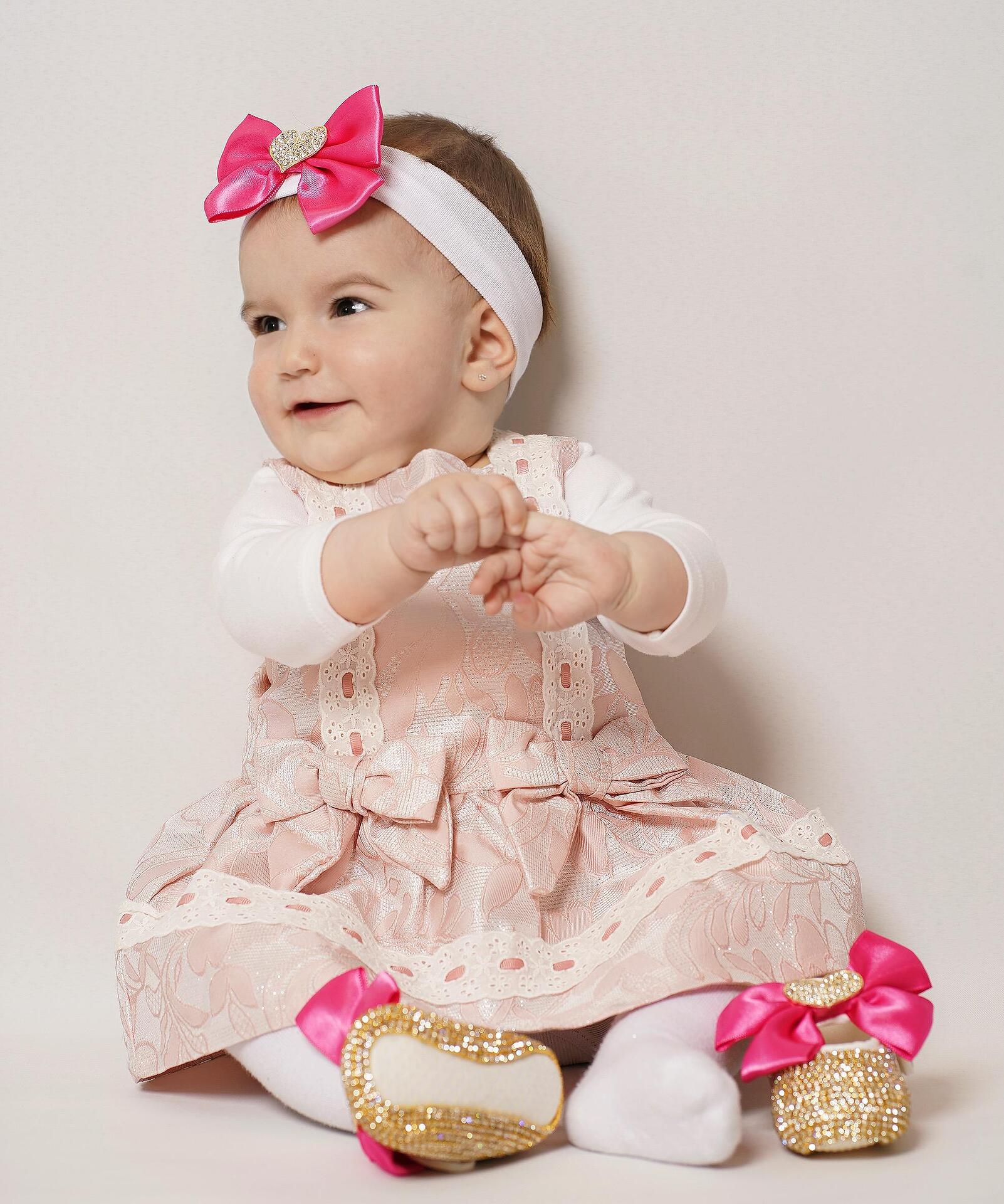 Baby shoes set with headband with ribbon in cyclamen