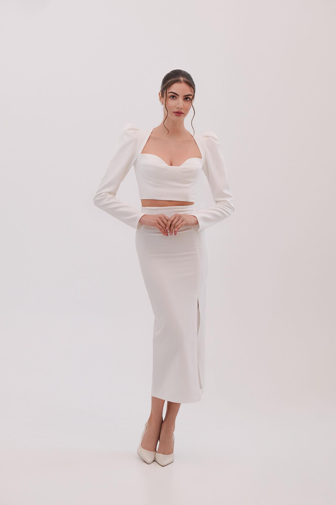 White top and skirt set: Alivette