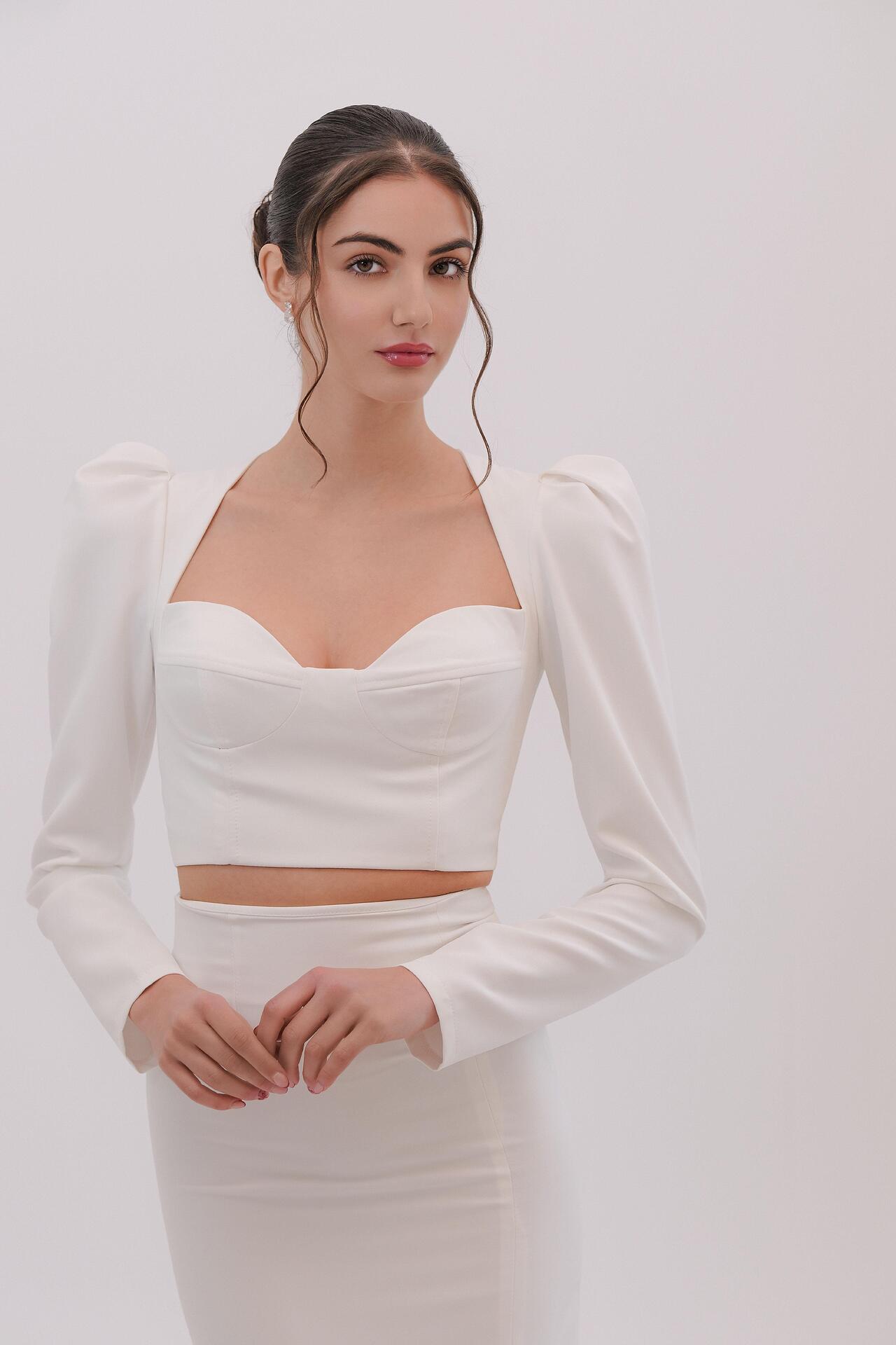 White top and skirt set: Alivette