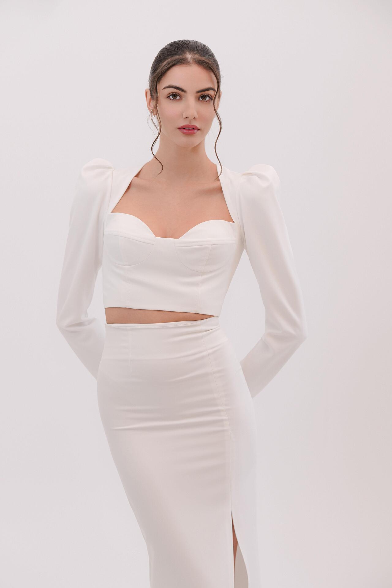 White top and skirt set: Alivette