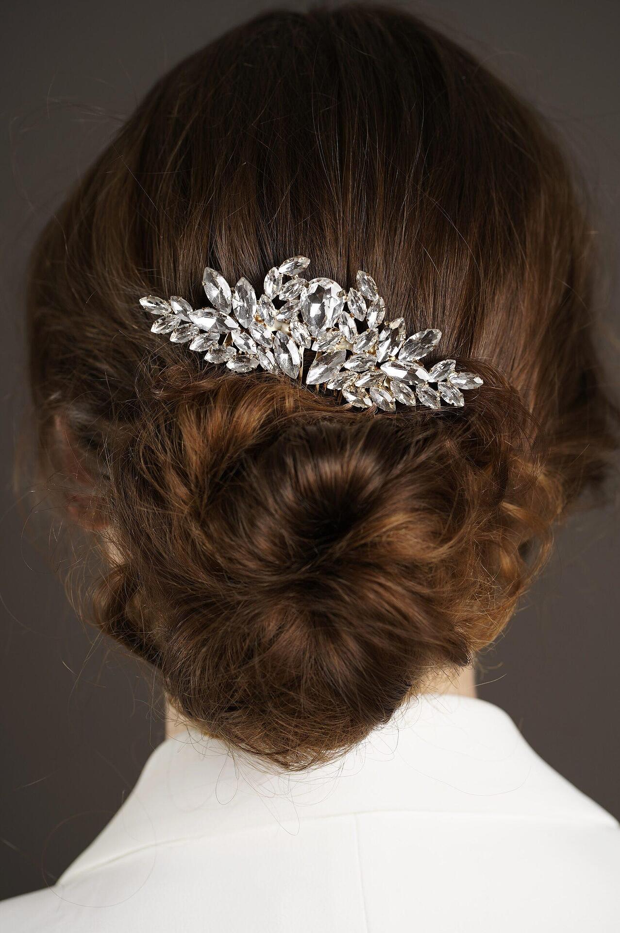 Brooch with silver crystals