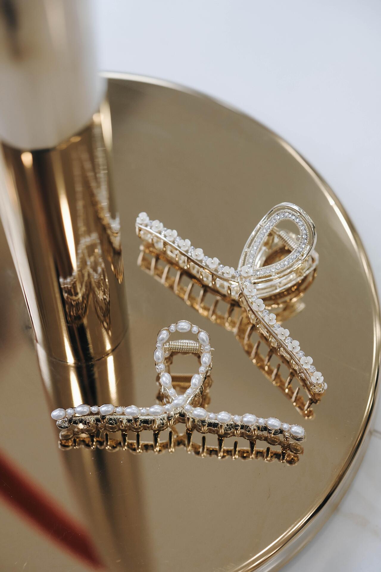 Barrette with mini pearls