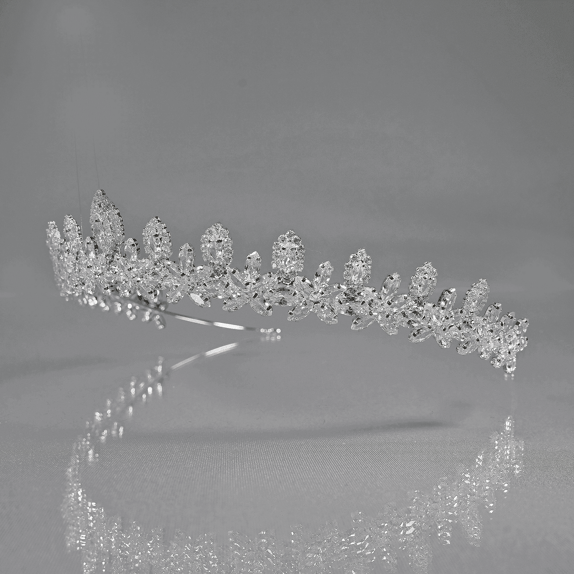 Thin crown with crystals Zirconium