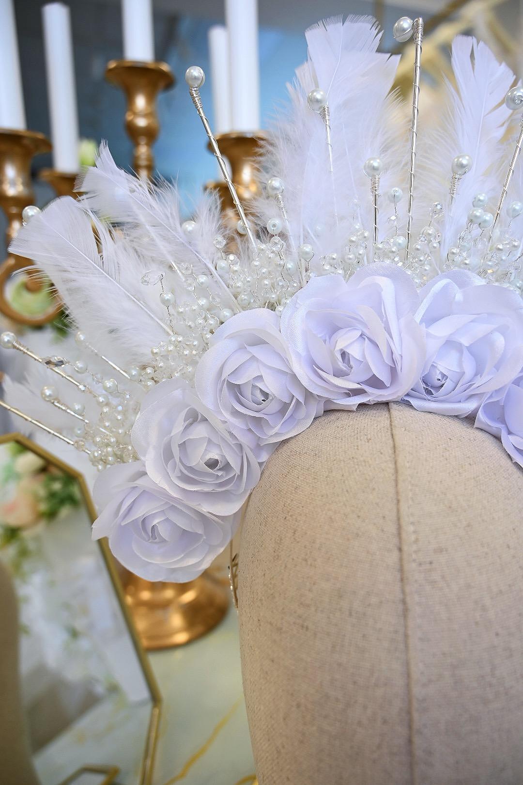 Rose accessory: The Queen of Angels