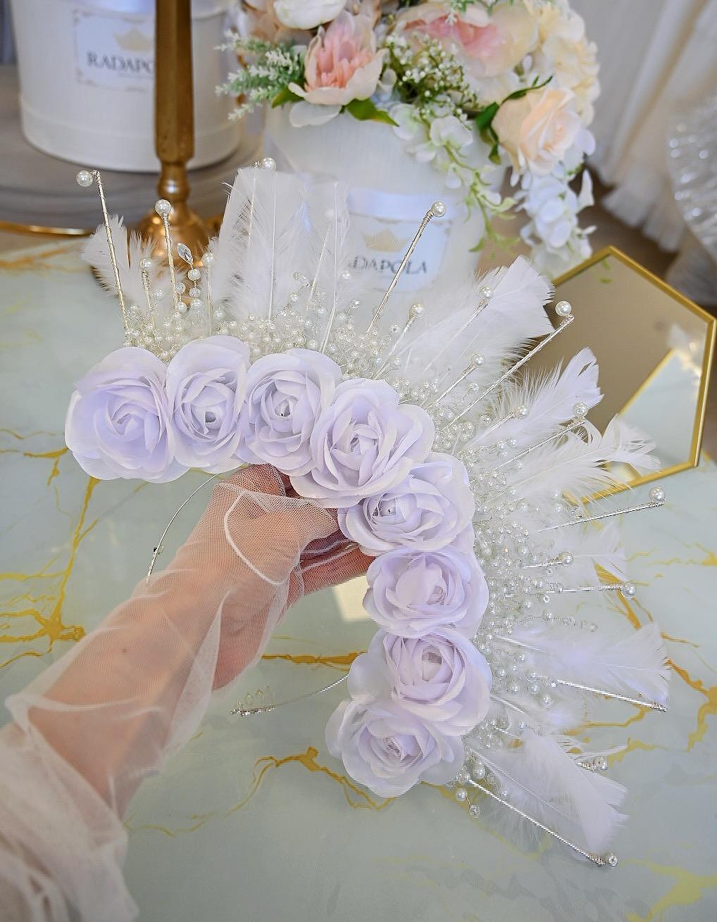 Rose accessory: The Queen of Angels