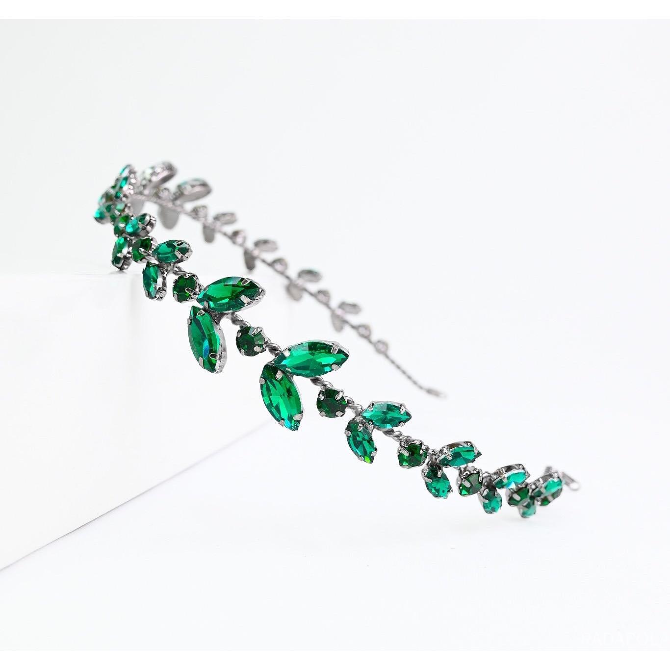 Tiara: Green Tenderness- Thin