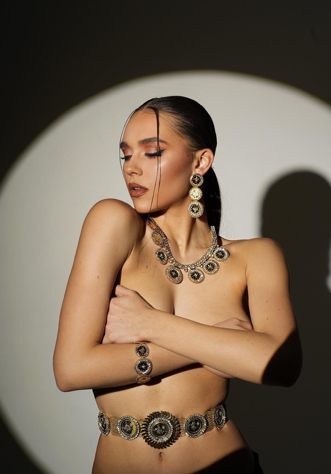 Gold set: earrings/bracelet/necklace/belt