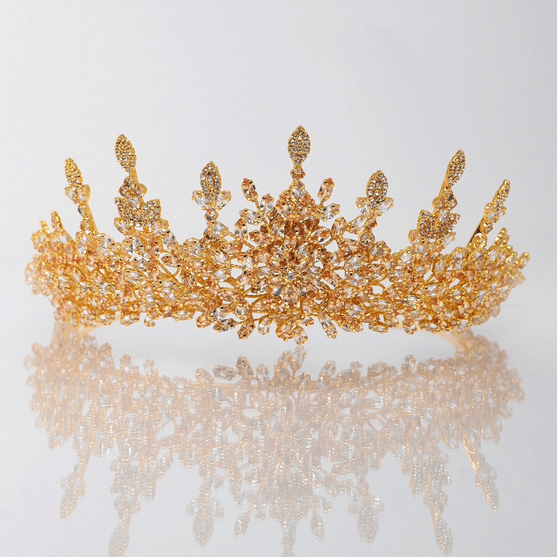 Golden crown with Zirconium