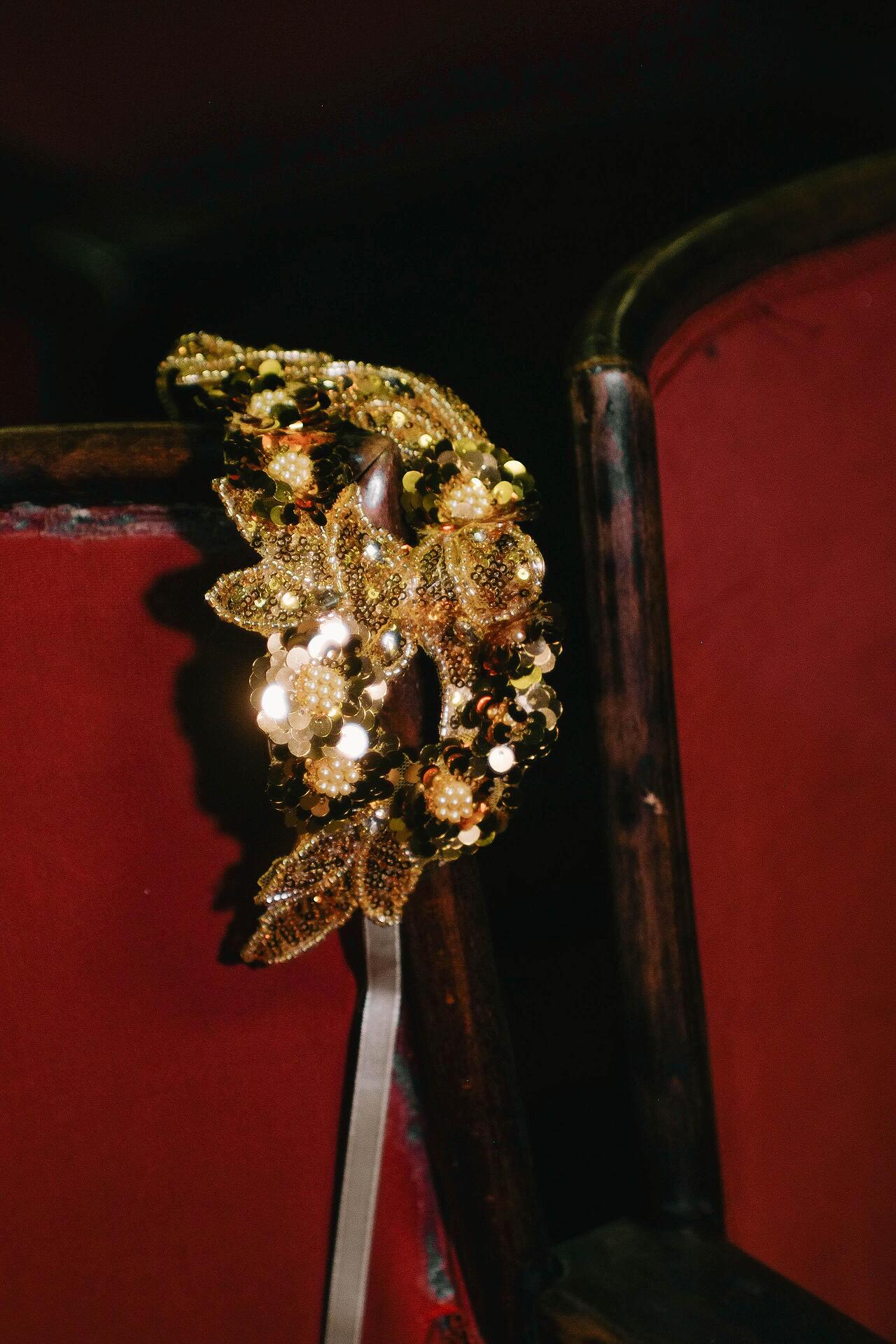 Golden mask with sequins and stones: Enigmatic